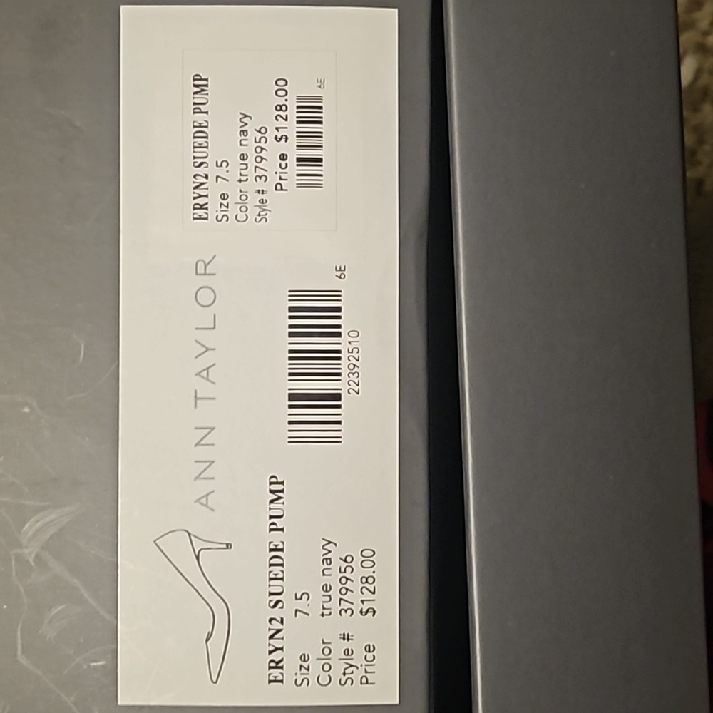 Ann Taylor Pump - Picture 3 of 3
